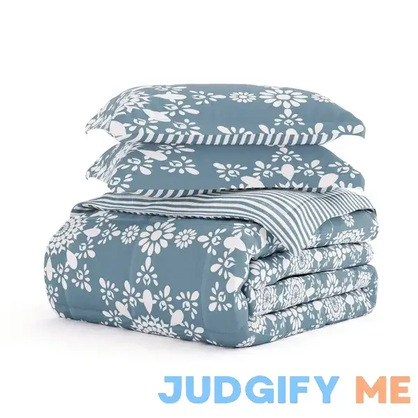 Elgin Daisy Medallion Reversible Down-Alternative Comforter Mistana Elgin Daisy Medallion Reversible Down-Alternative Comforter Mistana