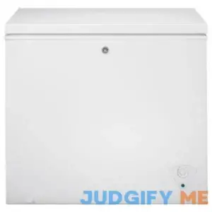 GE 7.0 Cu. Ft. Manual Defrost Chest Freezer FCM7STWW