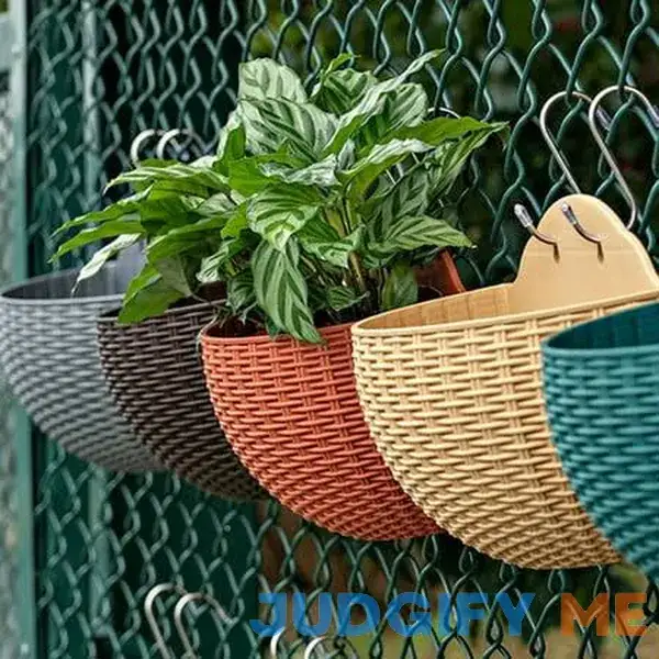 Travelwant Wall and Railing Plastic Pots Travelwant Wall and Railing Plastic Pots
