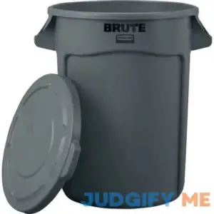 Rubbermaid 32 gal Brute Garage Trash Can with Lid