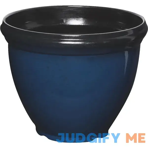 Southern Patio Heritage Outdoor Glossy Resin Planter Southern Patio Heritage Outdoor Glossy Resin Planter