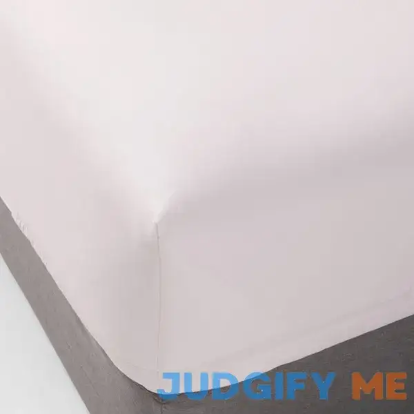 Threshold 300 Thread Count Ultra Soft Fitted Sheet Threshold 300 Thread Count Ultra Soft Fitted Sheet