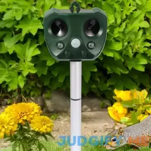 Solar Power Ultrasonic Animal Pest Repeller Infrared Sensor Waterproof Animal Deterrent