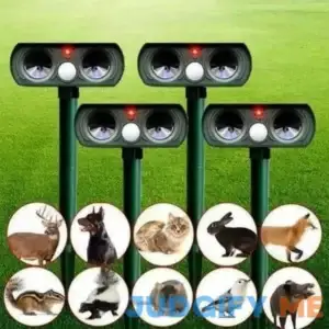 Solar Power Ultrasonic Animal Pest Repeller Infrared Sensor Waterproof Animal Deterrent