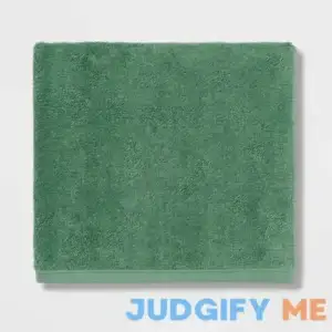 Room Essentials Everyday Bath Towel