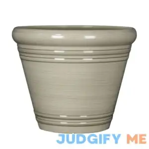 Style Selections Falerno Resin Planter PLC