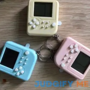 Handheld game console mini game console nostalgic classic puzzle cartoon creative gift keychain